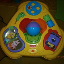 Развивающий столик Fisher-Price. ПРОДАНО.