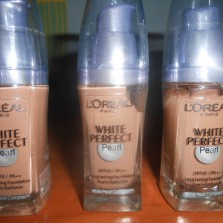 Тональный крем Loreal White Perfect Pearl