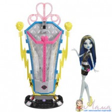 Monster High Freaky Fusion Recharge Chamber Frankie Stein Doll and Playset